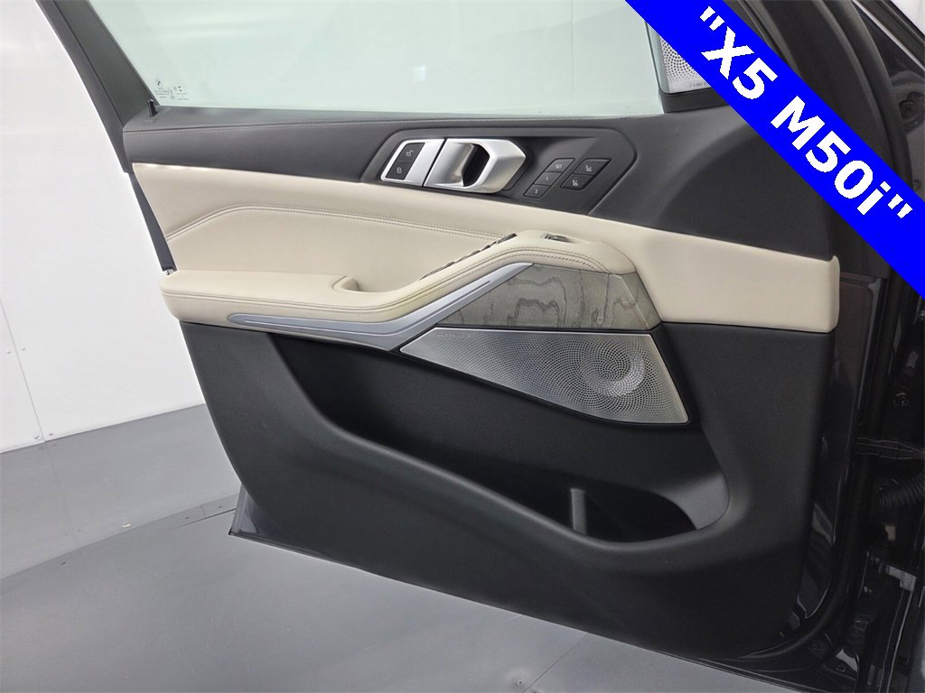 Used 2021 BMW X5 M50i w/ Executive Package image 44