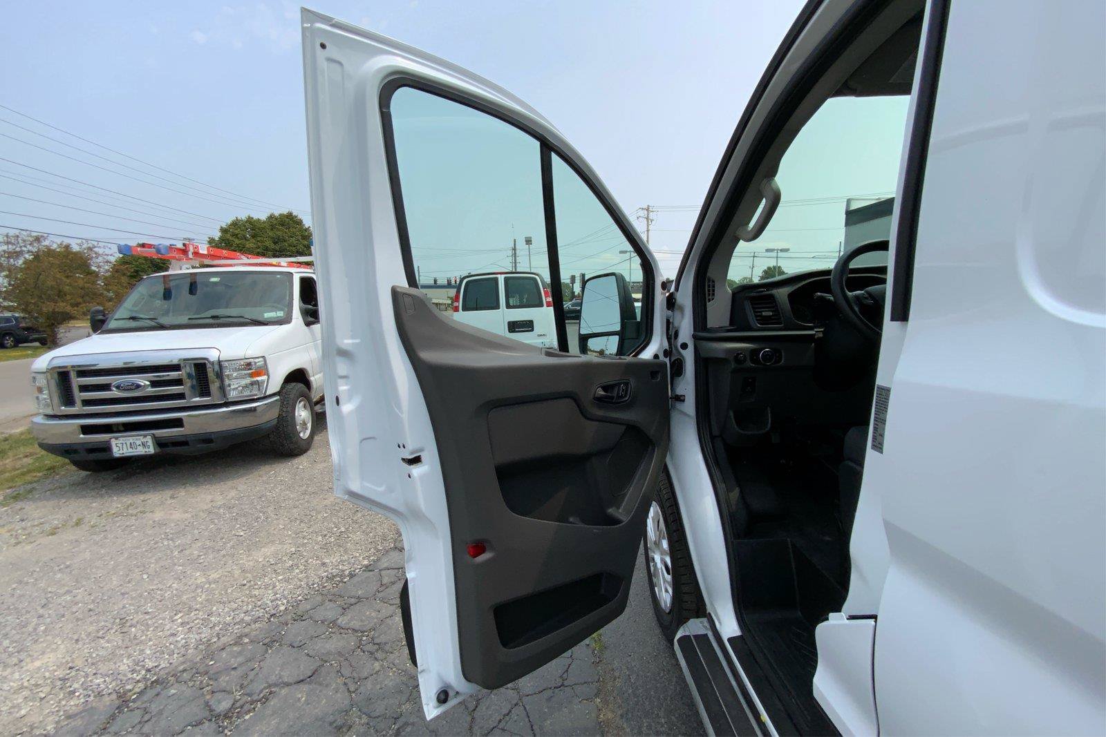 Used 2025 Ford Transit 250 Low Roof w/ Exterior Upgrade Package RWD image 20