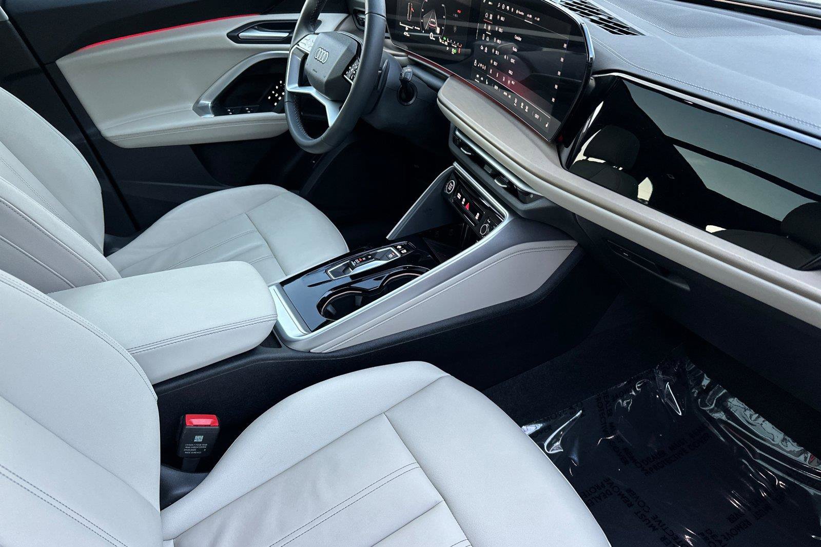 Used 2025 Audi Q5 Premium w/ 19" Wheel Package image 15