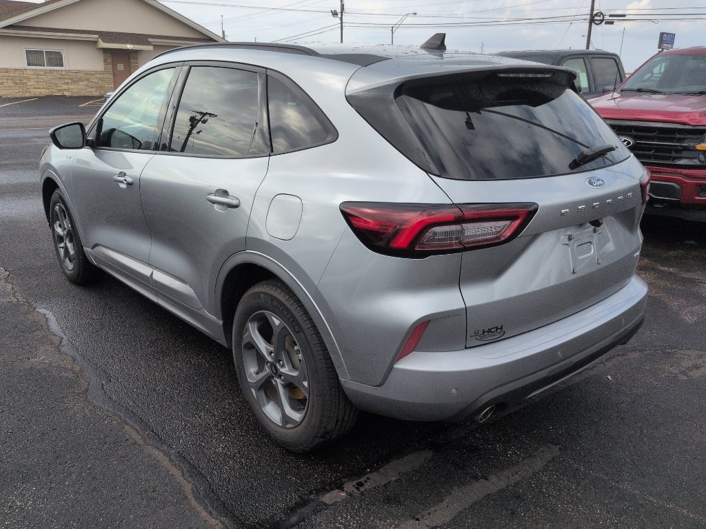 Certified 2023 Ford Escape ST-Line Select w/ Tech Pack #2 image 4