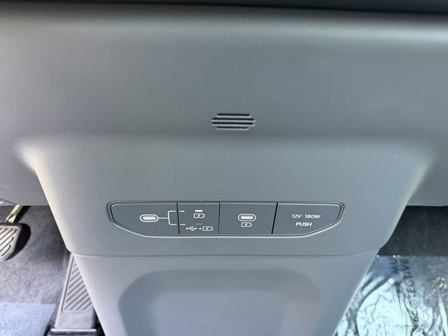 Certified 2026 Kia EV9 Wind AWD/4WD image 23