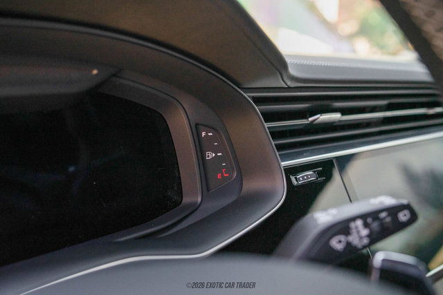 Used 2023 Audi RS Q8 image 26