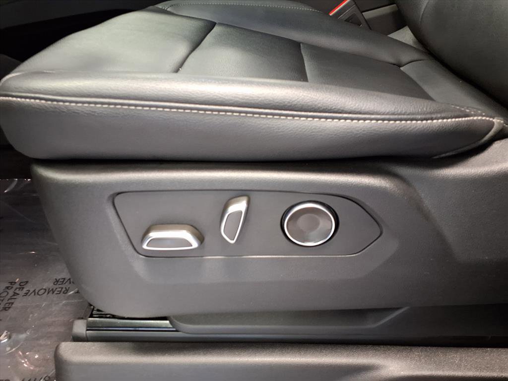 Certified 2024 Cadillac Escalade ESV Luxury image 22