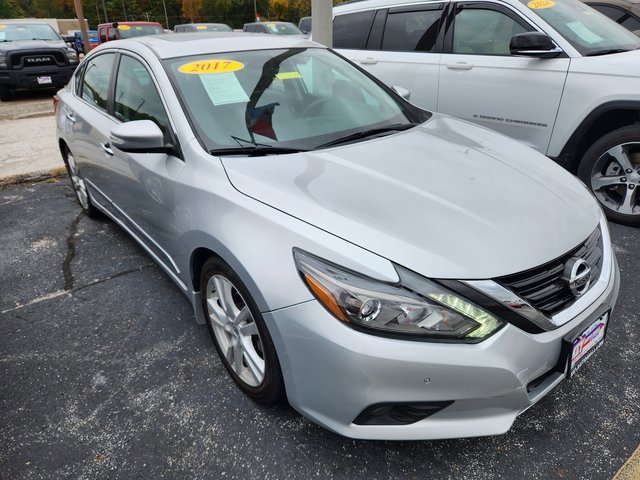Used 2017 Nissan Altima 3.5 SL w/ 3.5SL Technology Package image 1