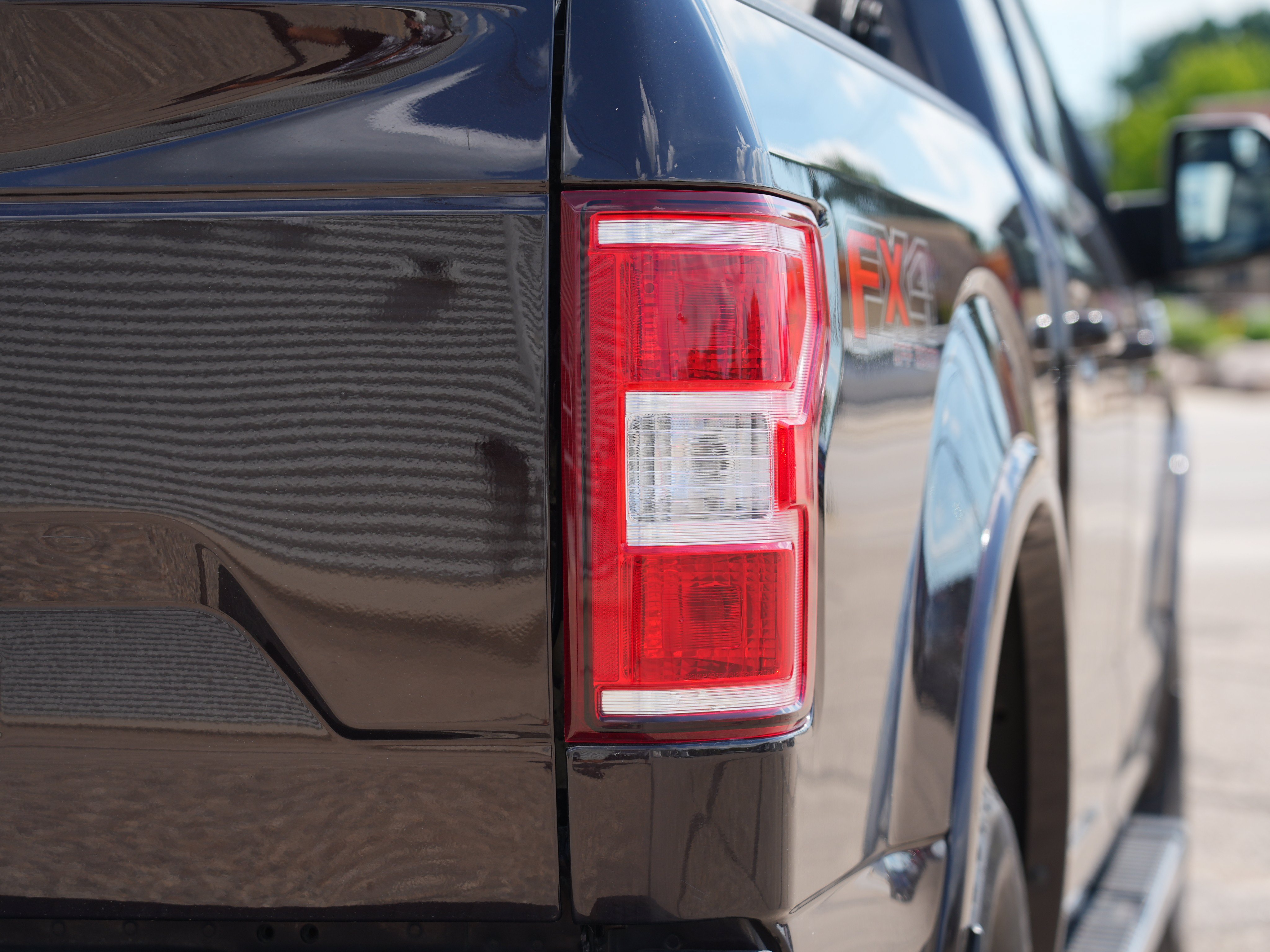 Used 2019 Ford F150 Lariat w/ Trailer Tow Package AWD/4WD image 12