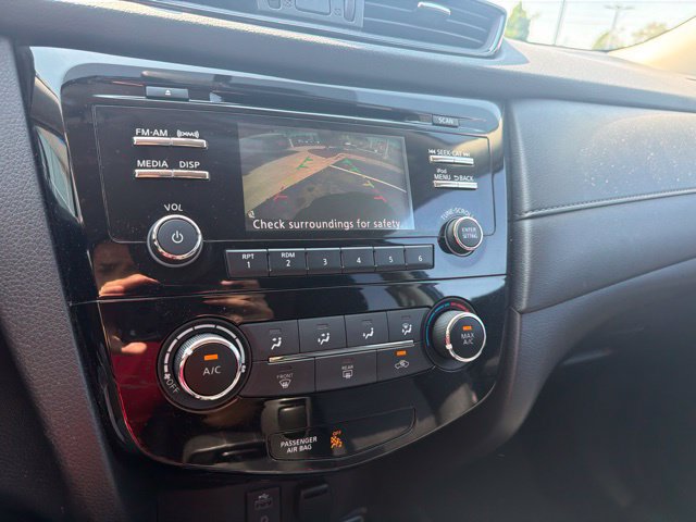 Used 2017 Nissan Rogue S w/ S Appearance Package AWD/4WD image 17