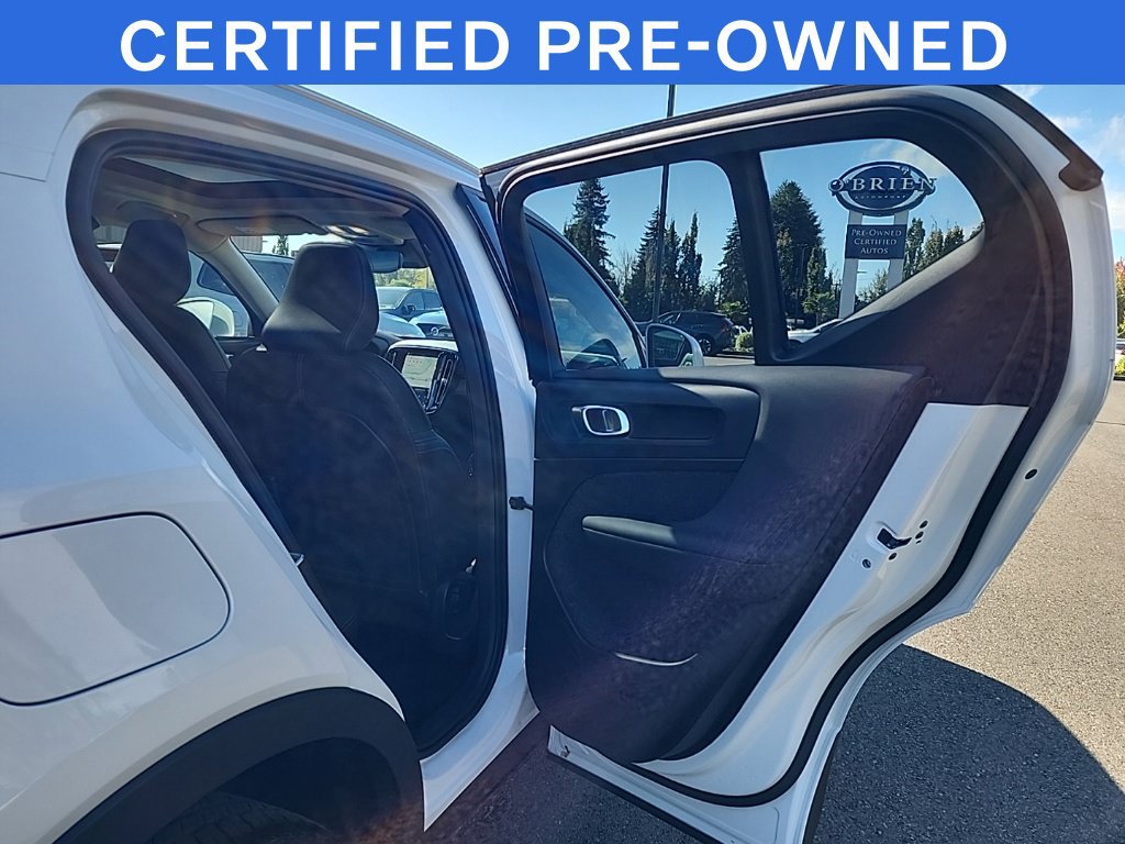 Used 2025 Volvo XC40 B5 Core w/ Protection Package Premier AWD/4WD image 17