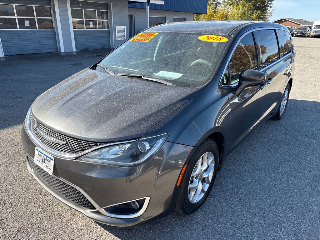 Used 2018 Chrysler Pacifica Touring Plus w/ Tire & Wheel Group image 3