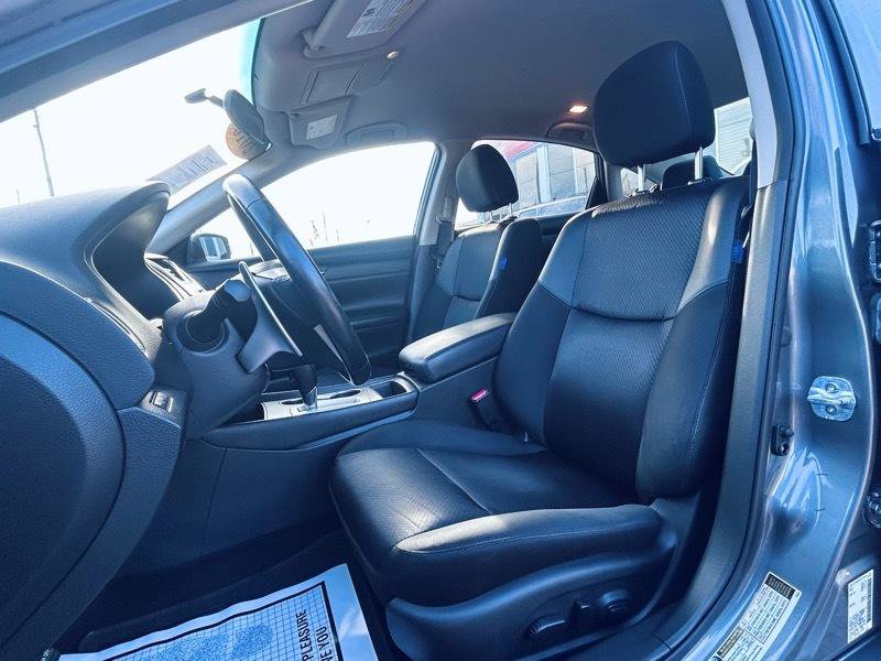 Used 2016 Nissan Altima 2.5 SR FWD image 10