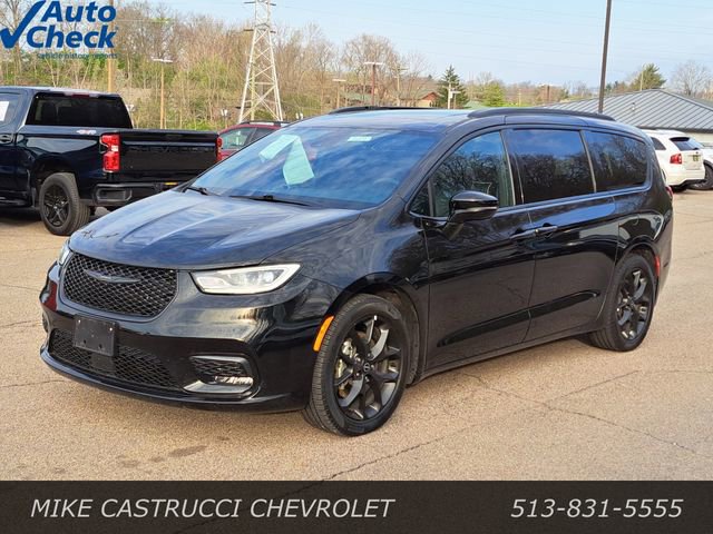Used 2025 Chrysler Pacifica Limited image 1
