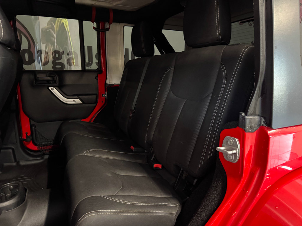 Used 2016 Jeep Wrangler Unlimited Sahara w/ Connectivity Group image 21