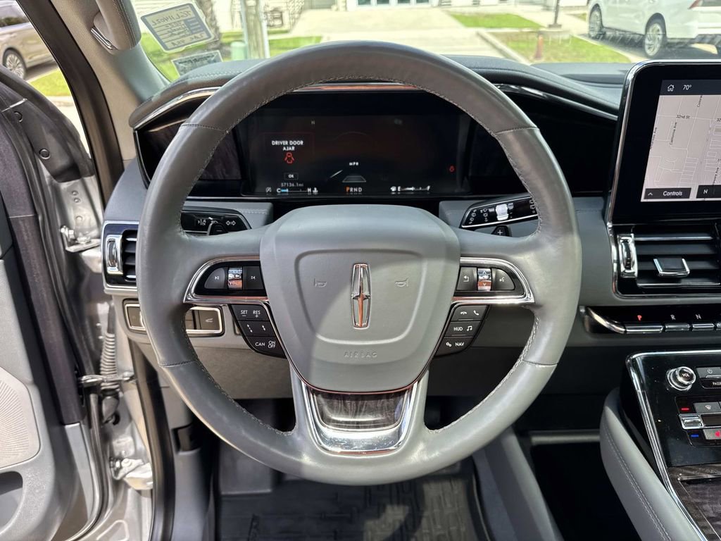 Used 2020 Lincoln Navigator Reserve w/ Luxury Package image 23
