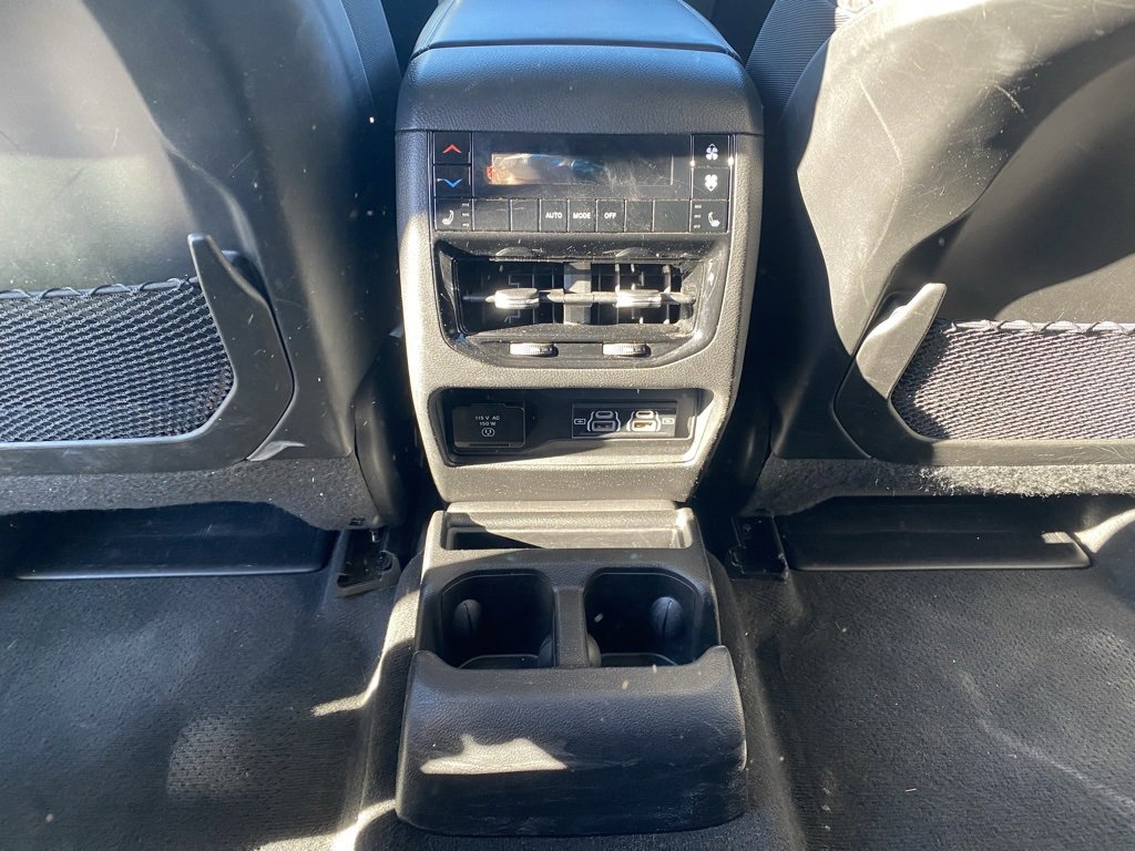 Used 2023 Jeep Grand Cherokee L Limited w/ Luxury Tech Group II image 29