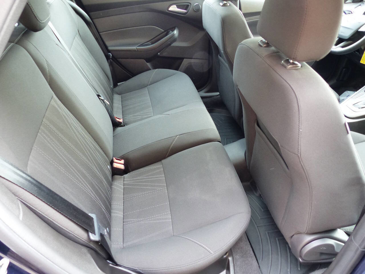 Used 2017 Ford Focus SEL image 25