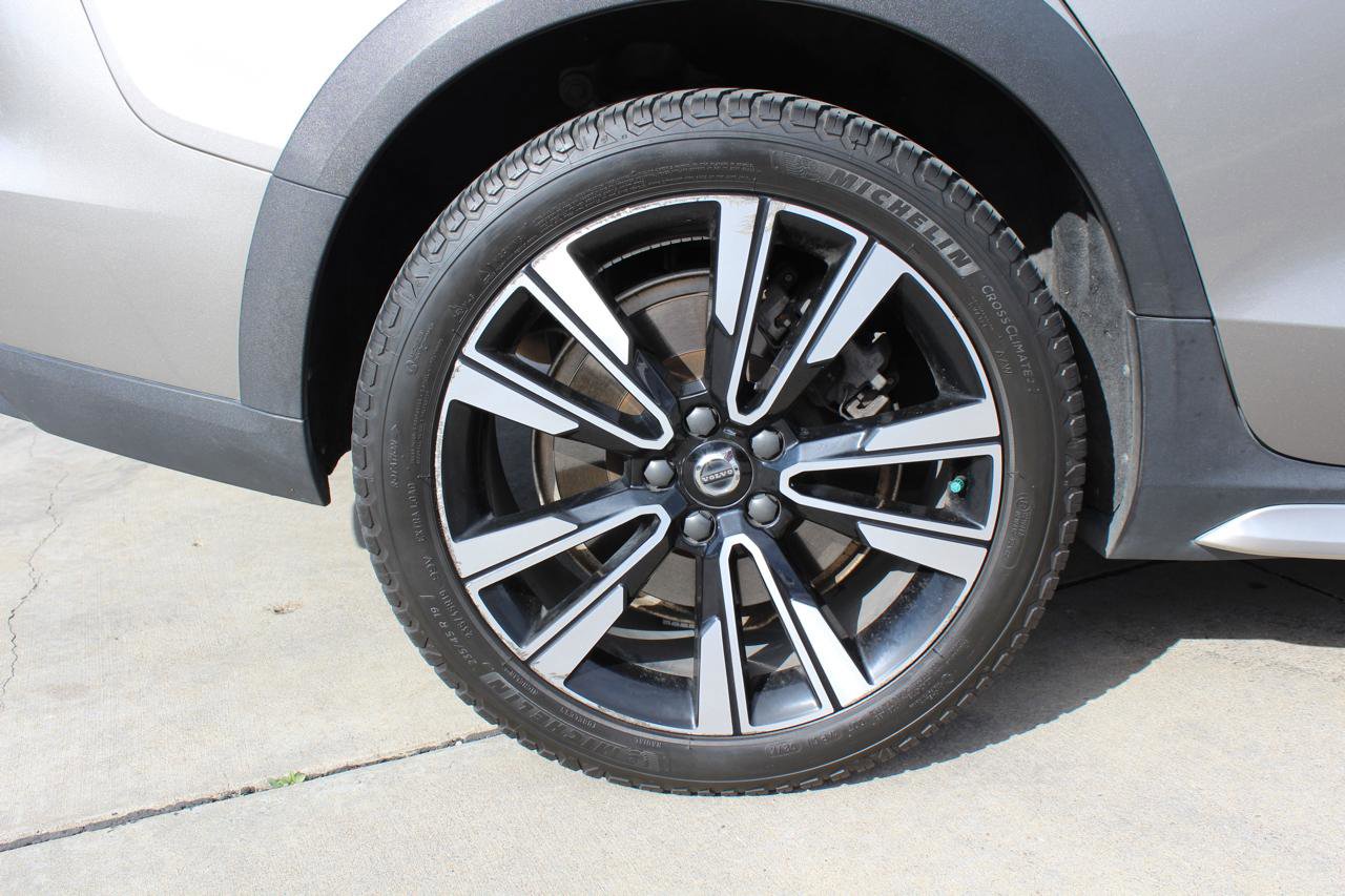 Used 2020 Volvo V60 T5 Cross Country image 42