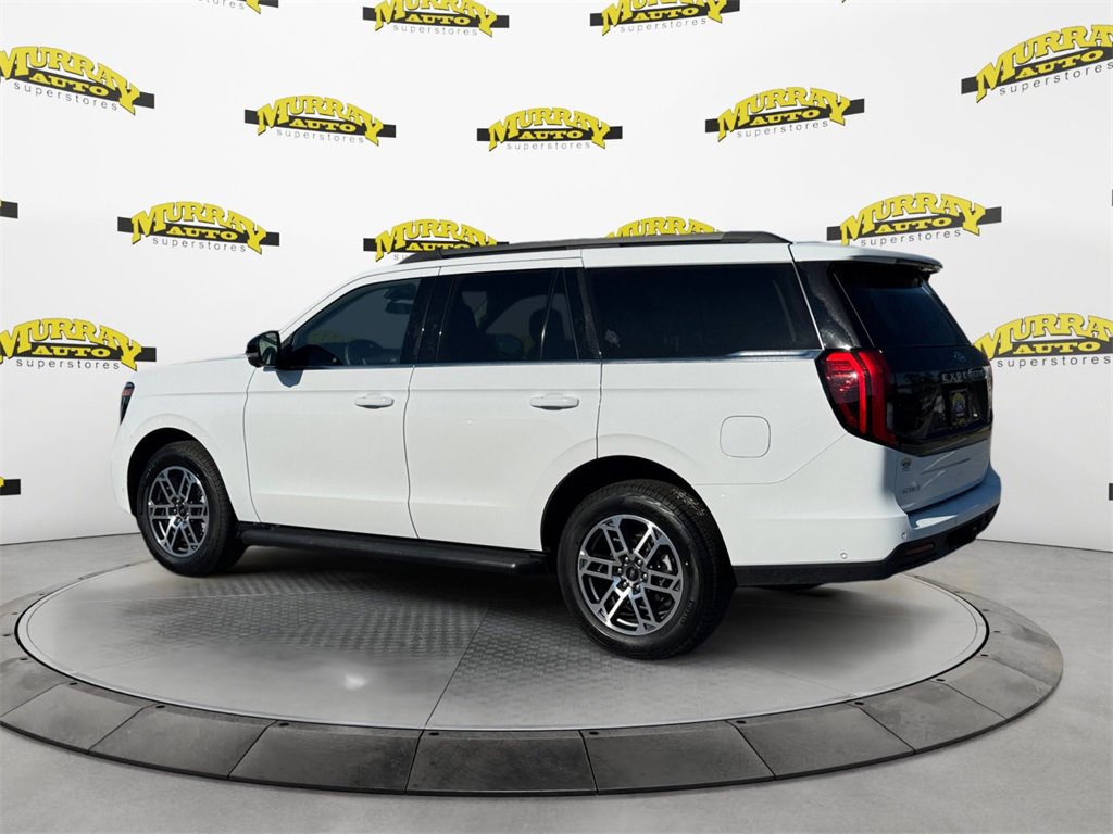 Used 2025 Ford Expedition Active image 3