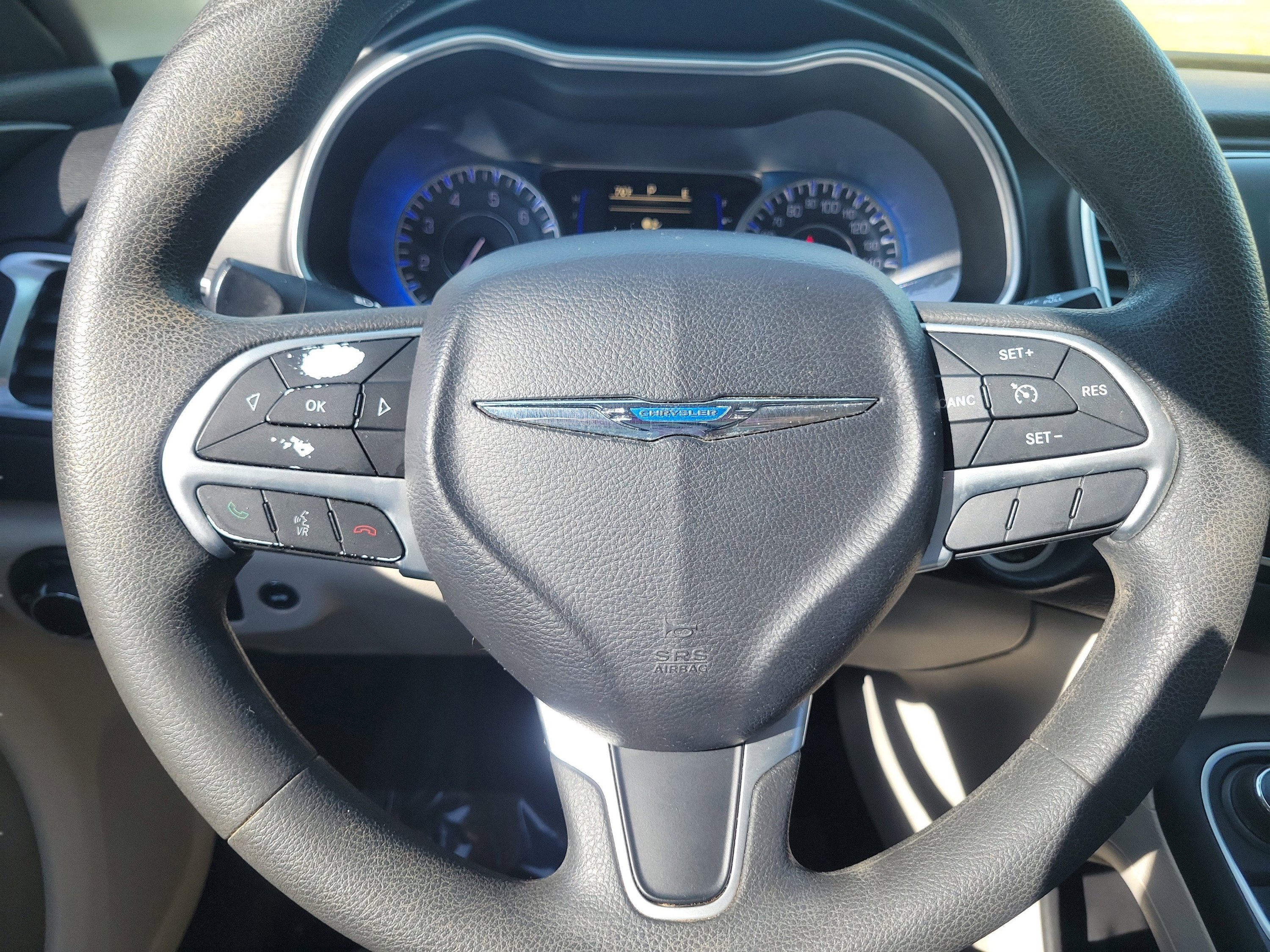 Used 2015 Chrysler 200 Limited image 22