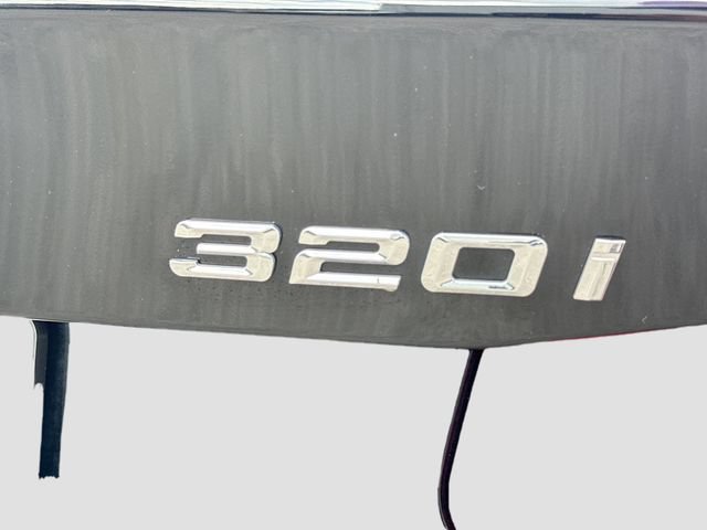 Used 2018 BMW 320i Sedan RWD image 11