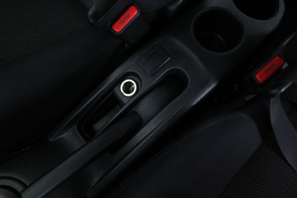 Used 2013 Nissan Versa SV w/ Convenience Pkg FWD image 23
