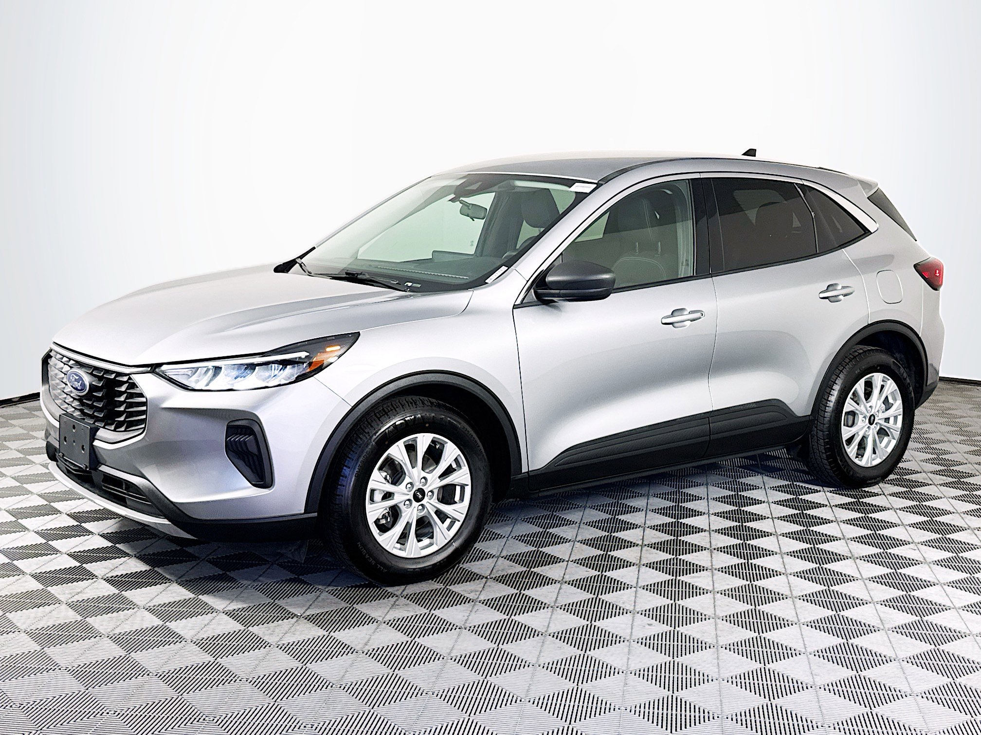 Used 2023 Ford Escape Active w/ Tech Pack #1 FWD image 4