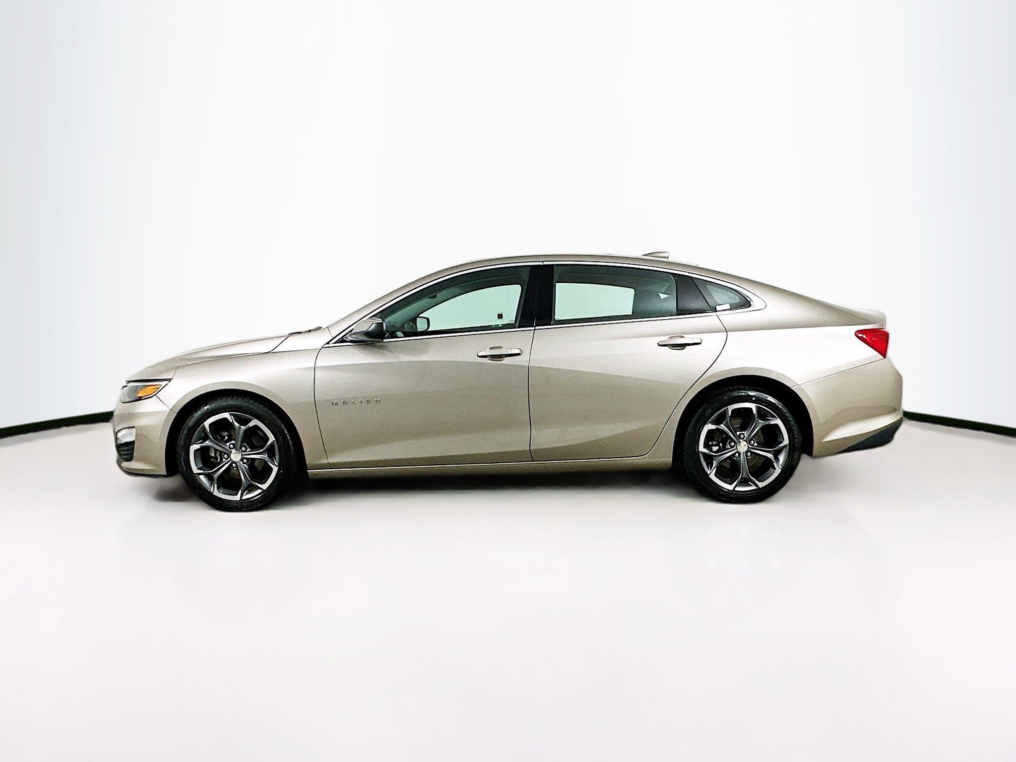 Used 2024 Chevrolet Malibu LT image 4