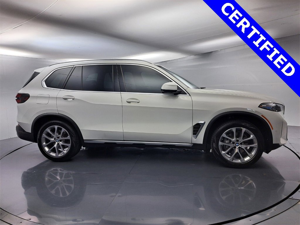 Certified 2024 BMW X5 xDrive40i w/ Premium Package image 2