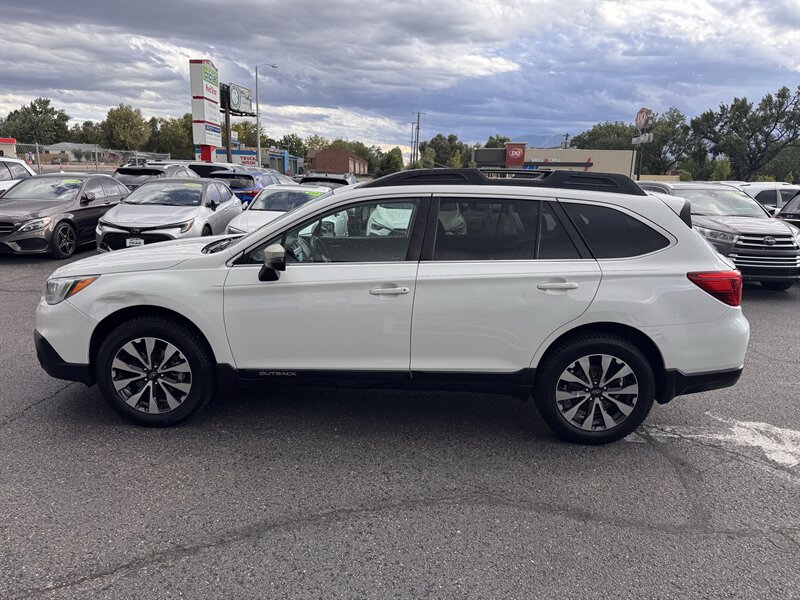 Used 2017 Subaru Outback 2.5i Limited AWD/4WD image 4