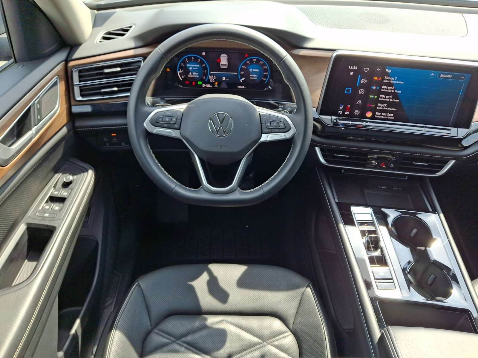 Certified 2024 Volkswagen Atlas SE image 13