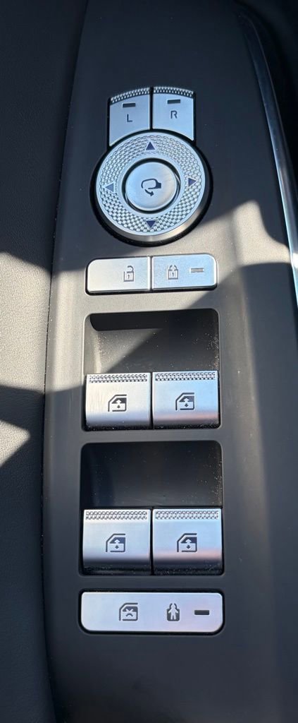 Certified 2024 Genesis GV70 3.5T Sport image 17