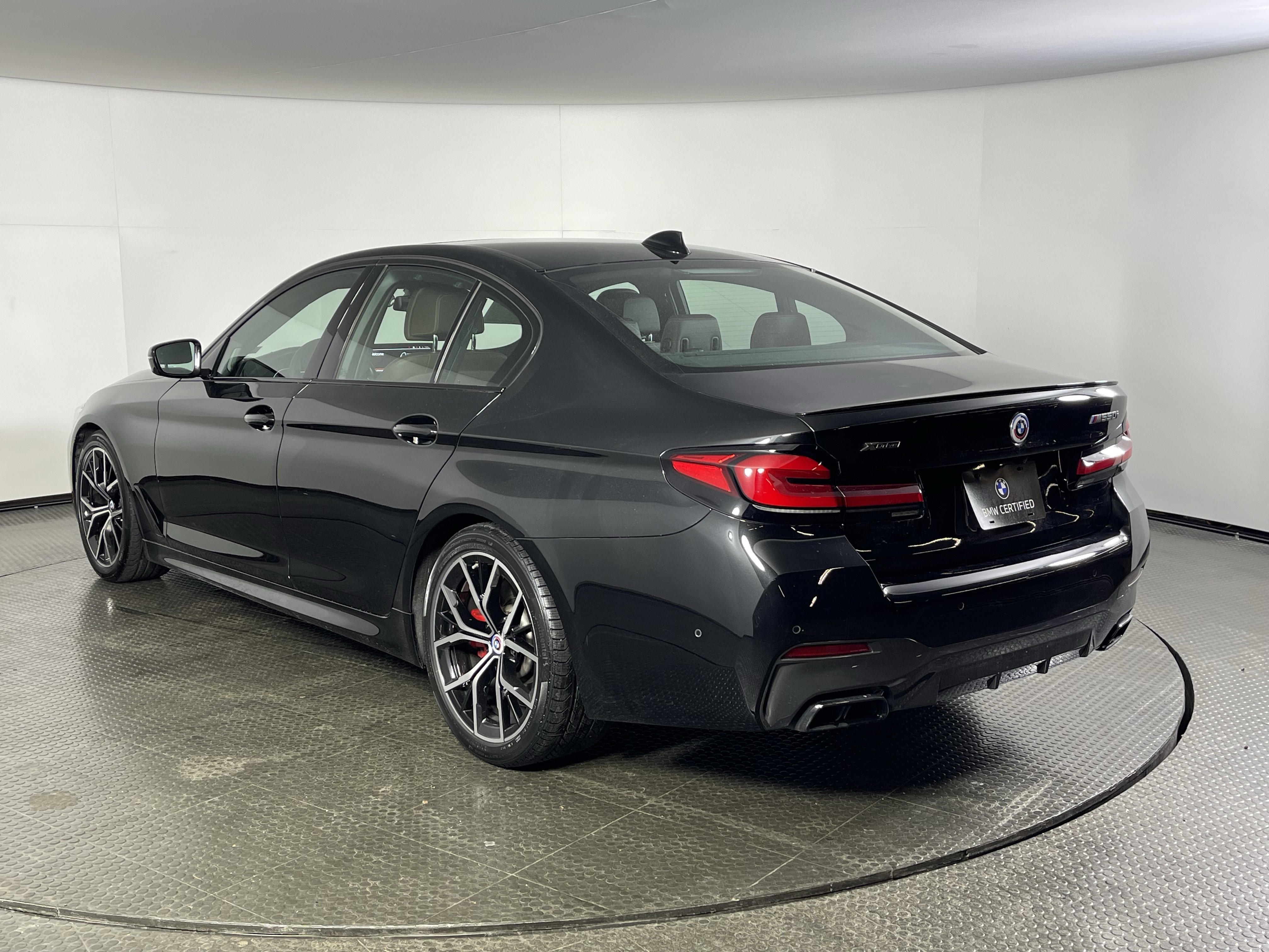Certified 2023 BMW M550i xDrive w/ Dynamic Handling Package image 6