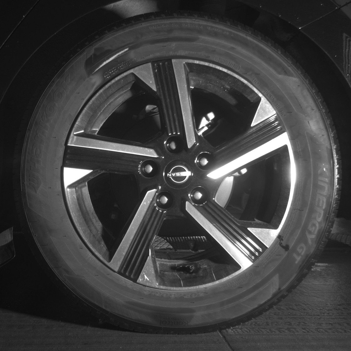 Used 2025 Nissan Sentra SV FWD image 14