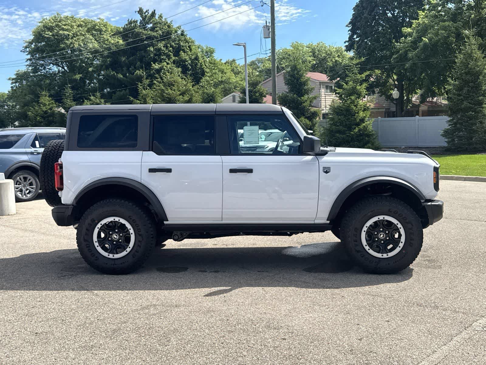 New 2026 Ford Bronco Big Bend w/ Black Diamond Package AWD/4WD image 9