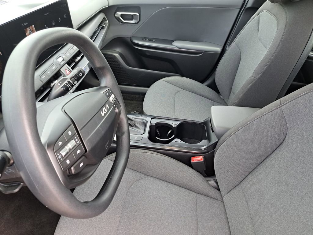 Used 2025 Kia K4 LXS image 18