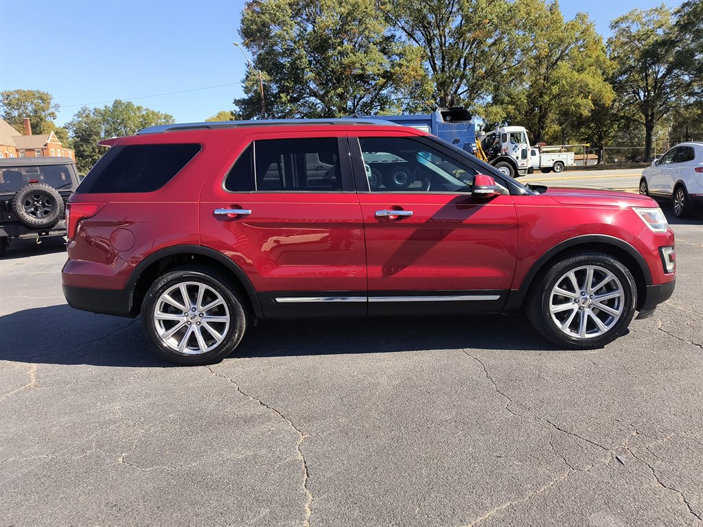 Used 2016 Ford Explorer Limited image 6