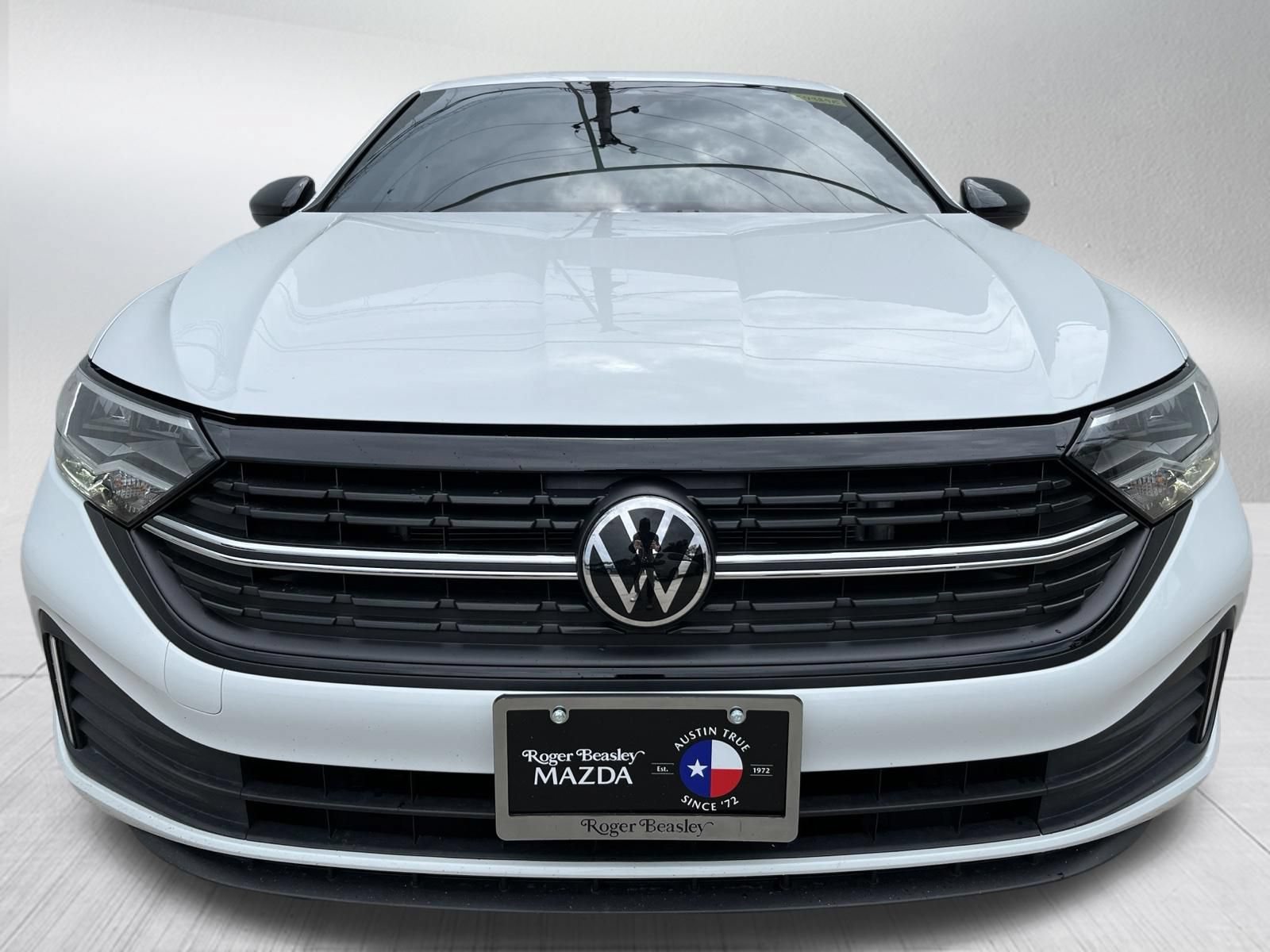 Used 2024 Volkswagen Jetta Sport FWD image 2