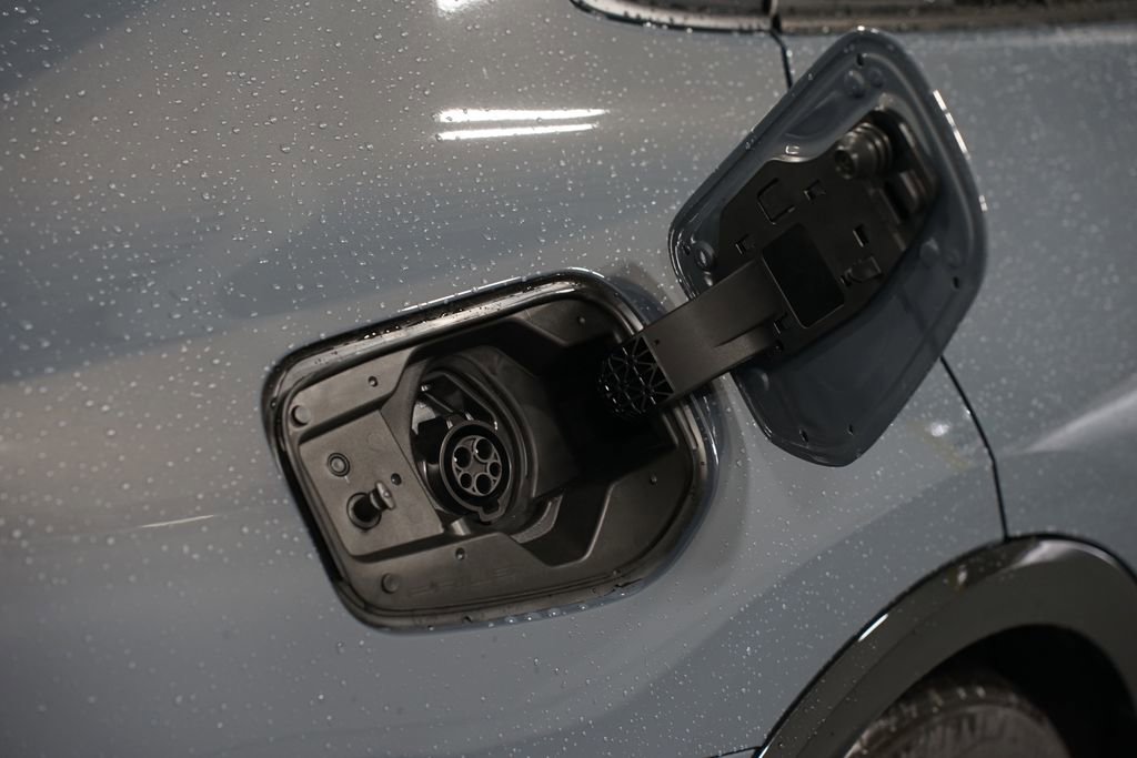 New 2026 Toyota Prius Plug-In Hybrid image 11