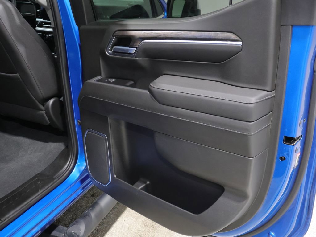 Used 2022 Chevrolet Silverado 1500 LTZ w/ LTZ Premium Package AWD/4WD image 22