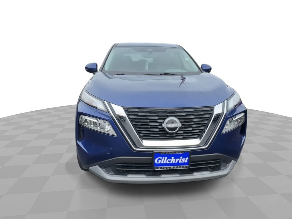 Used 2023 Nissan Rogue SV image 2