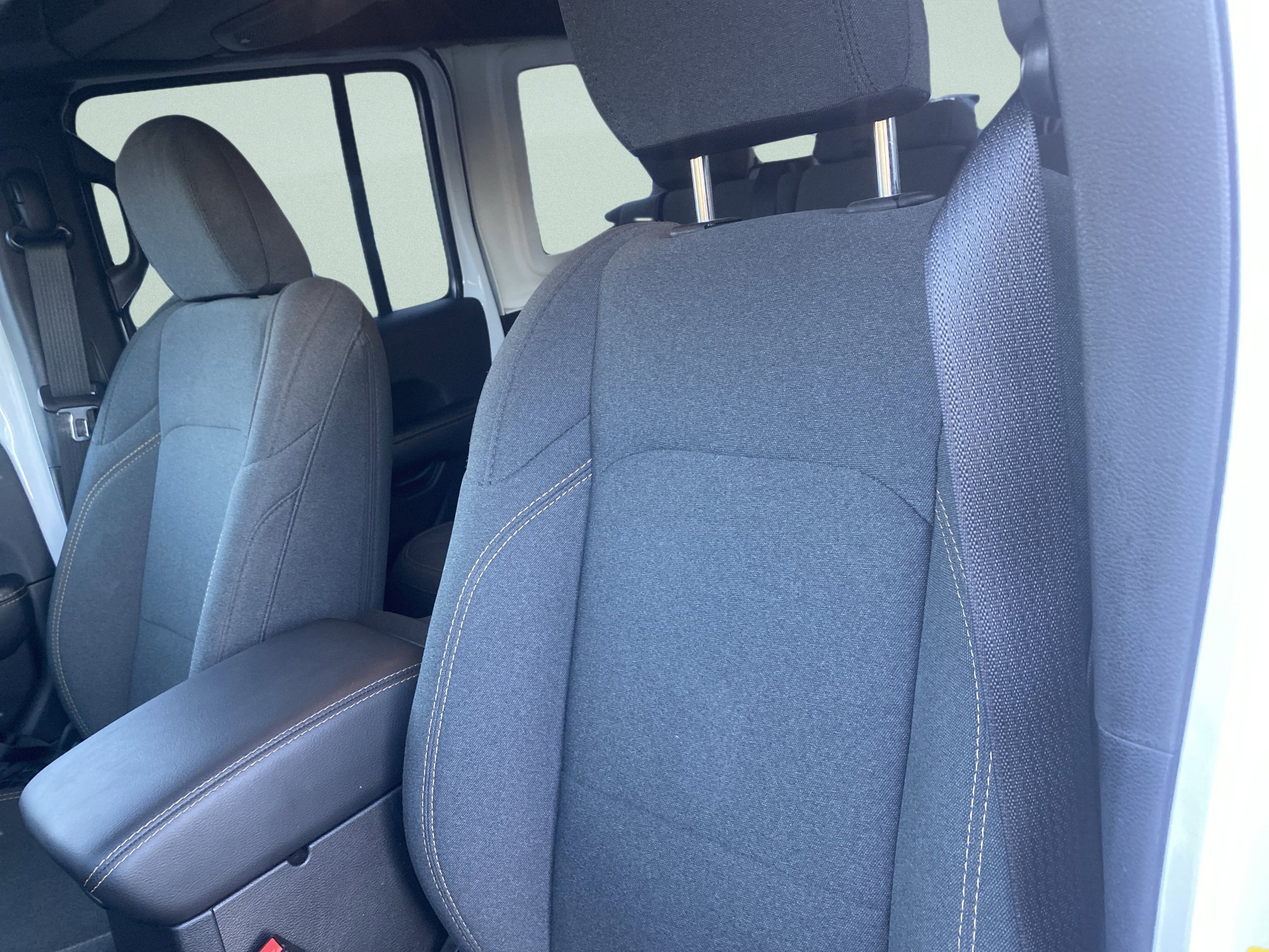 Used 2025 Jeep Wrangler Sahara image 14