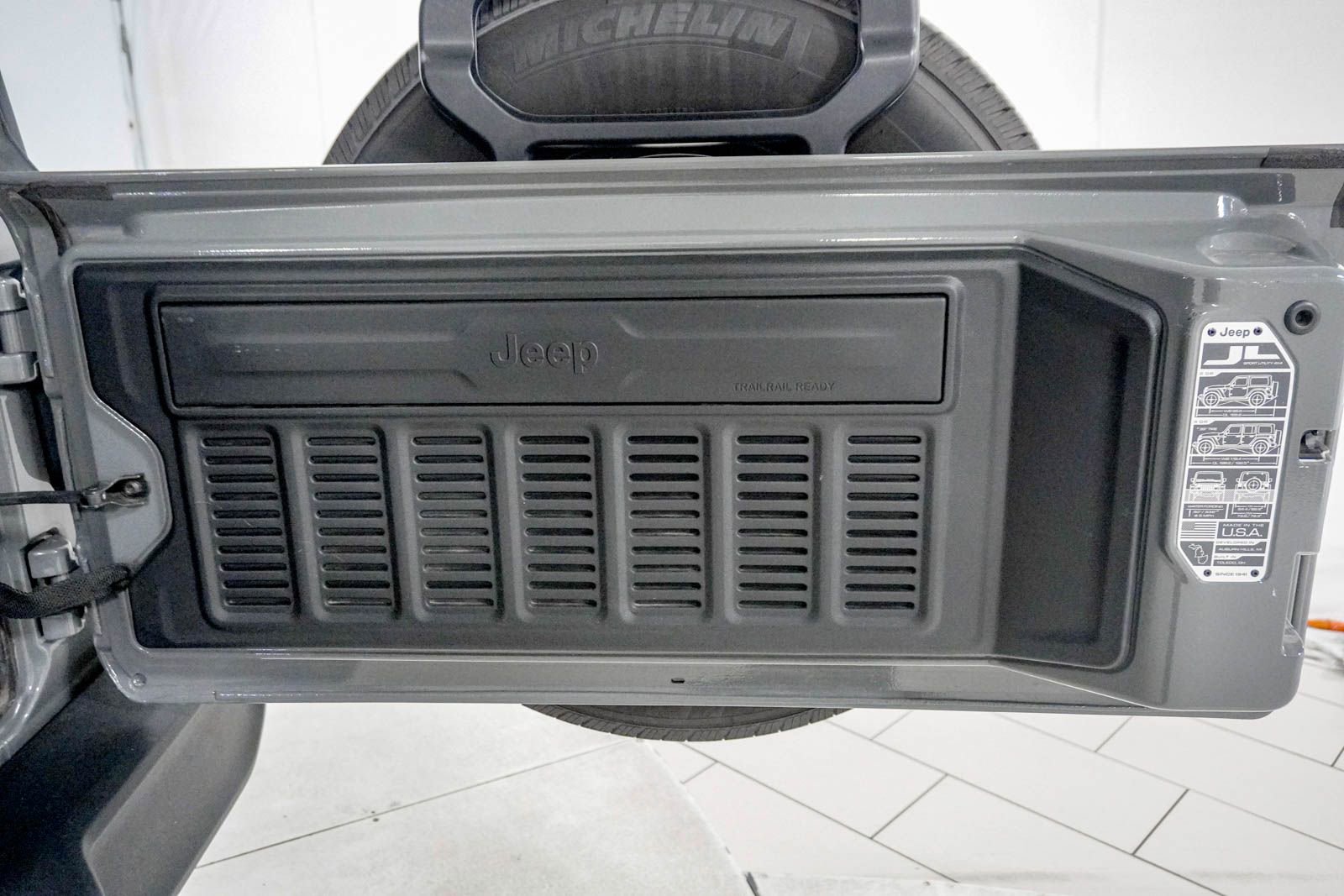 Used 2023 Jeep Wrangler Sport AWD/4WD image 9