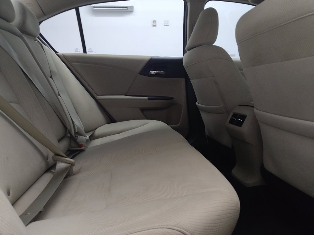 Used 2017 Honda Accord EX image 19