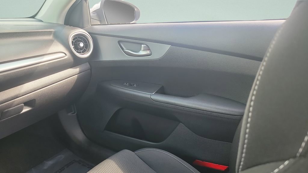 Used 2021 Kia Forte LXS image 16