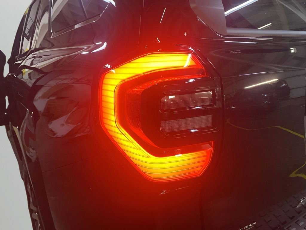 Used 2025 Toyota 4Runner Limited image 32