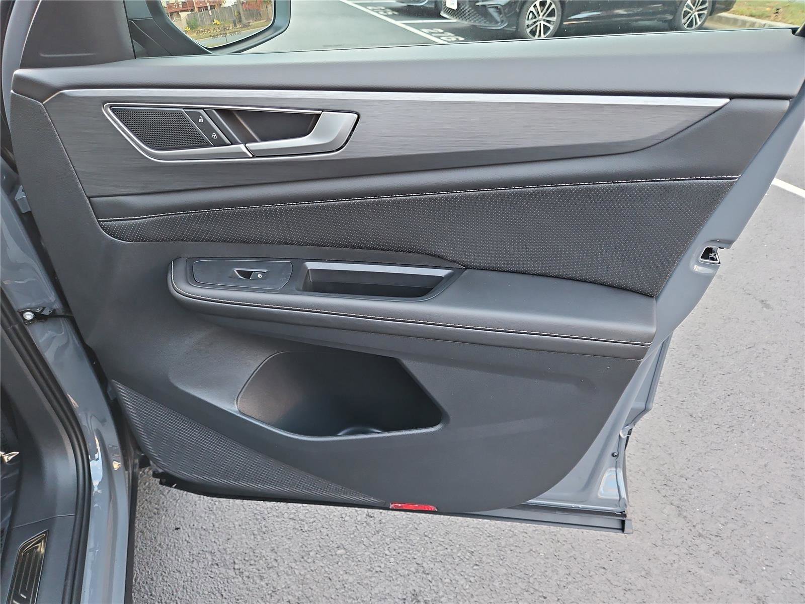 New 2026 Volkswagen Atlas Cross Sport SE image 28