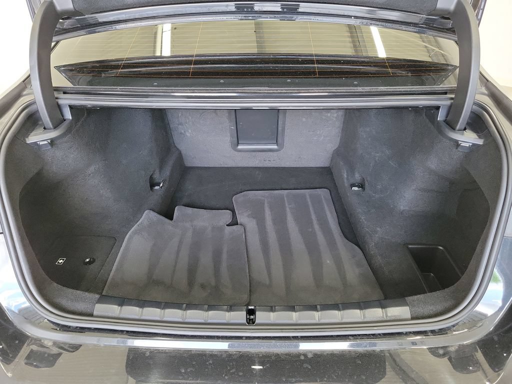 Used 2025 BMW 740i RWD image 8