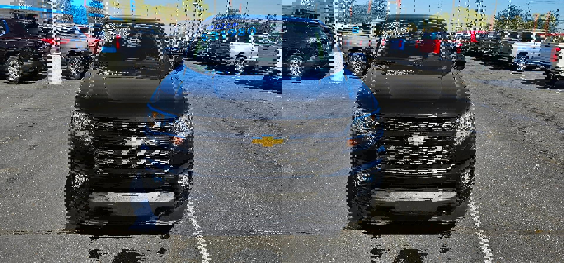 Used 2022 Chevrolet Colorado LT w/ LT Convenience Package image 2