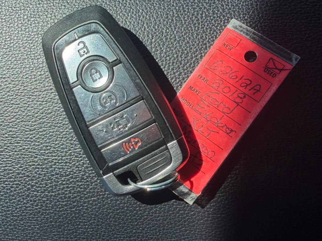 Used 2018 Ford Explorer XLT w/ Equipment Group 202A image 10