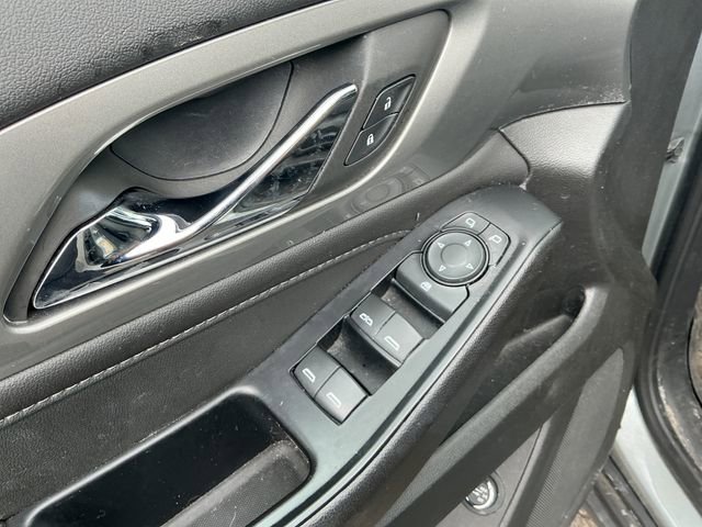 Used 2023 Chevrolet Traverse LT FWD image 13