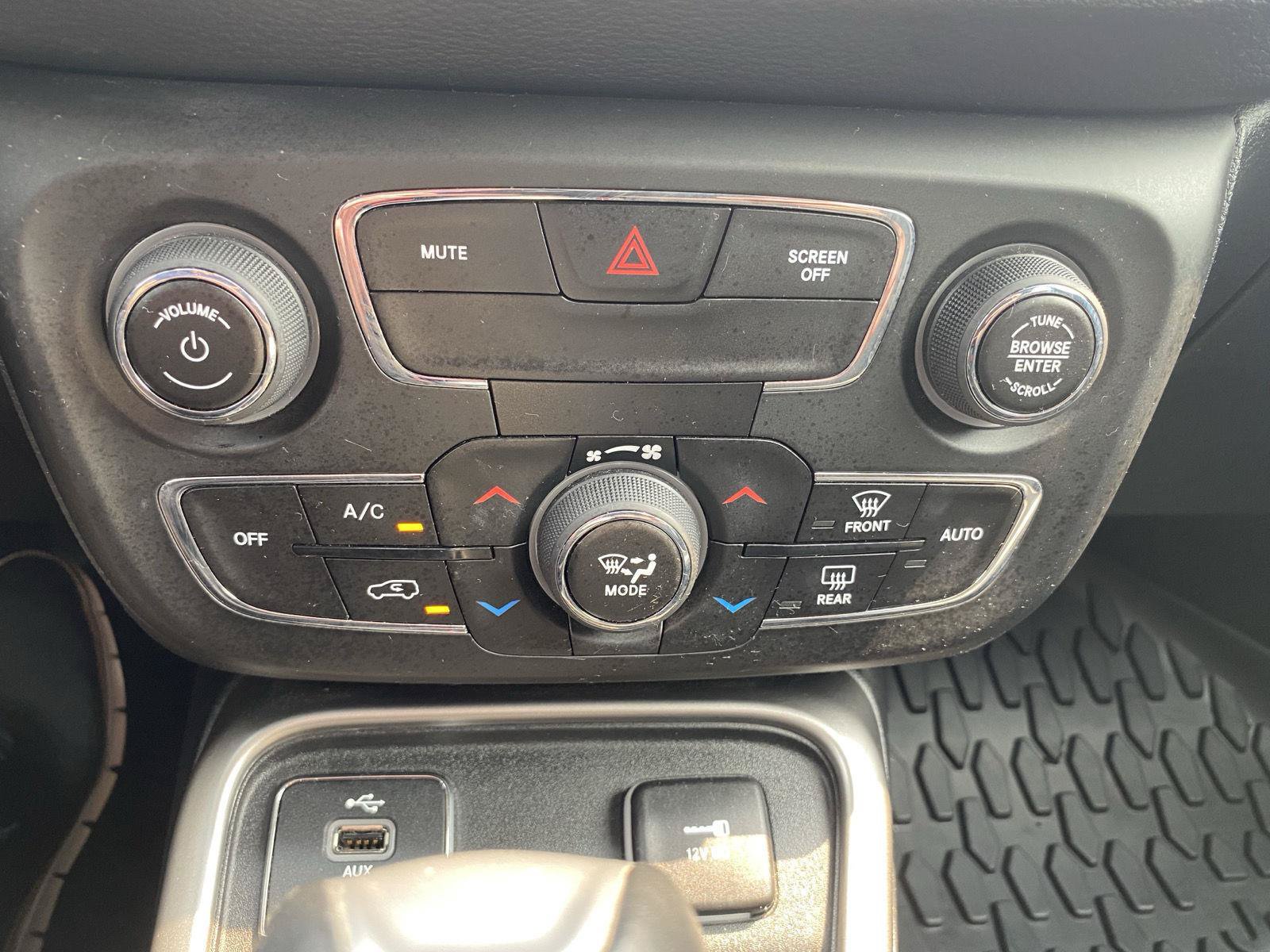 Used 2018 Jeep Compass Latitude w/ Popular Equipment Group FWD image 21