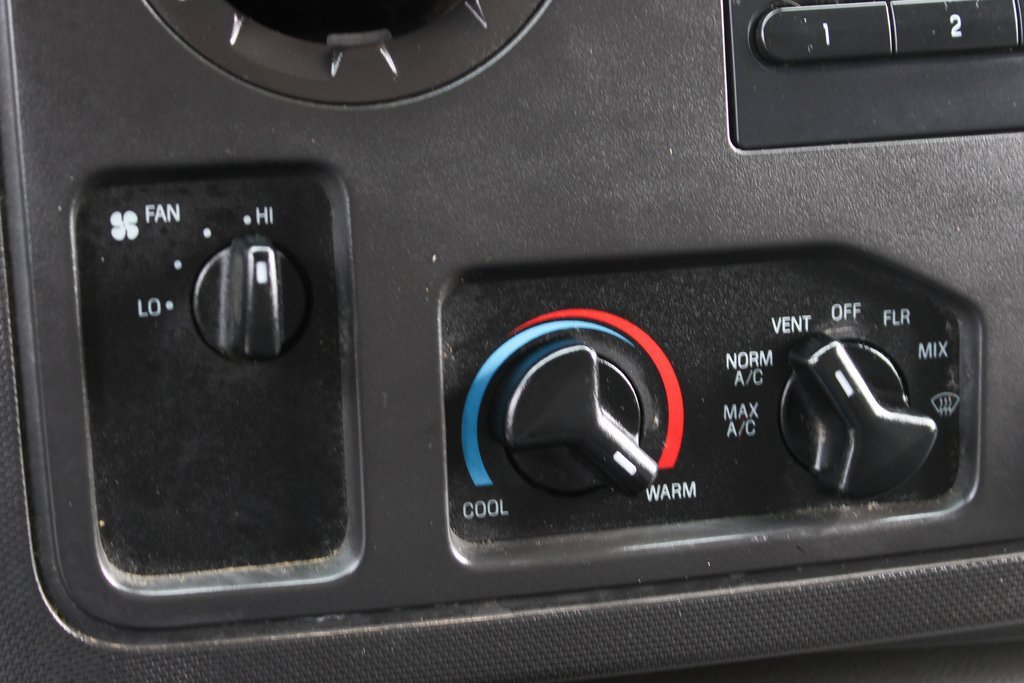 Used 2014 Ford E-350 and Econoline 350 Super Duty w/ Power Windows & Locks Group image 28